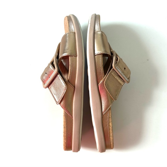 Clarks Cloudstoppers Gold Shimmer Leather Buckle Step June Shell Slide Sandals - Picture 6 of 10